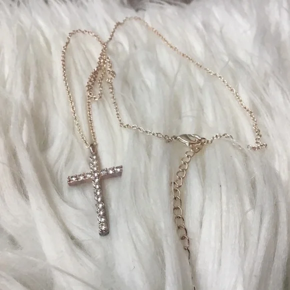 ✅ 2/$10 ✅ Rose Gold Crystal Cross Pendant Necklace - Picture 3 of 5